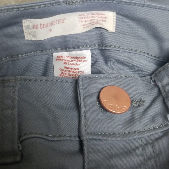 No Boundaries 2 Pair of Jeans - Picture 2 of 4